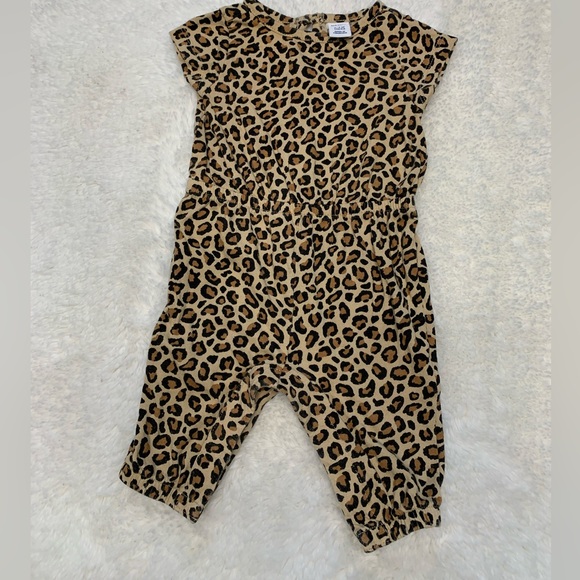 OLD NAVY CHEETAH PRINT BABY ONESIE - Picture 1 of 2